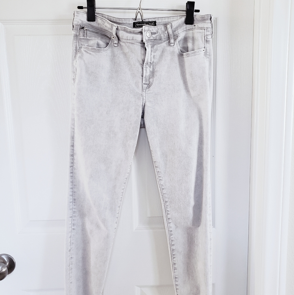 abercrombie light gray skinny jeans